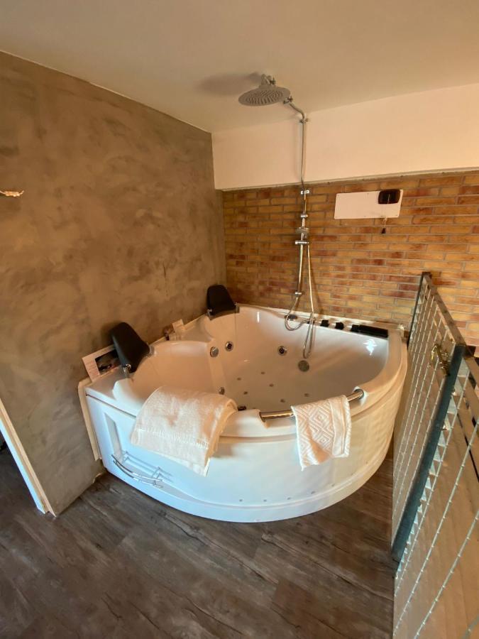 B2In Suite & Office Capriate San Gervasio Eksteriør billede