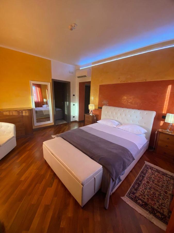 B2In Suite & Office Capriate San Gervasio Eksteriør billede