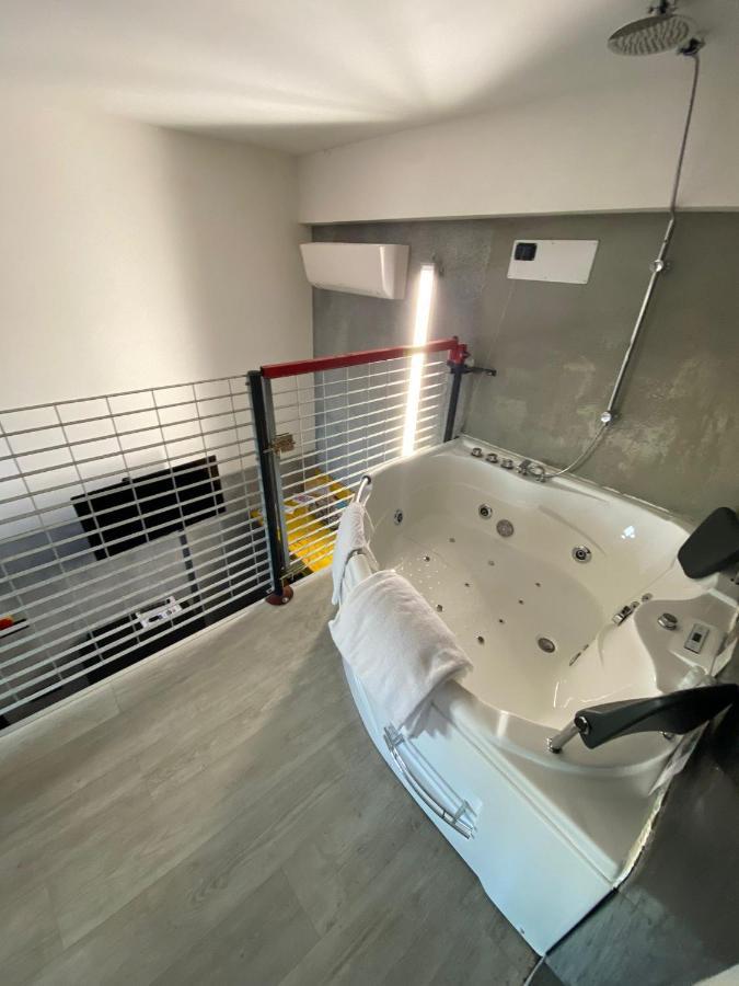 B2In Suite & Office Capriate San Gervasio Eksteriør billede