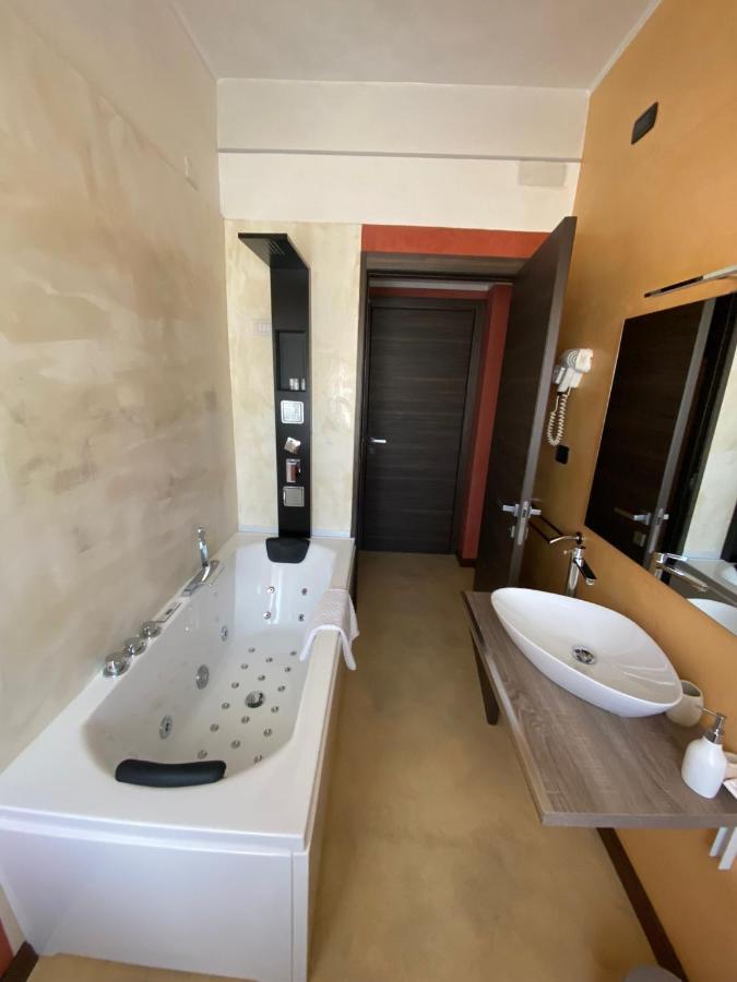 B2In Suite & Office Capriate San Gervasio Eksteriør billede